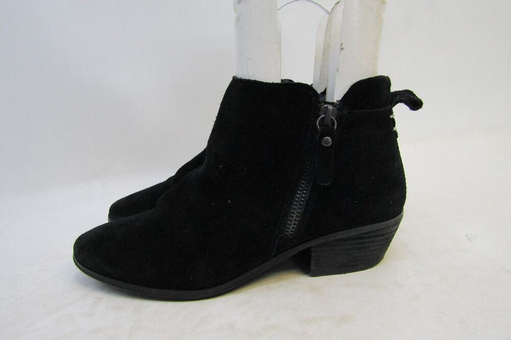 Vince Camuto Women Sz 7.5 M Black Suede Zip Ankle Fashion Boots Bootie